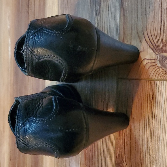 Gianni Bini booties. Size 10 - Picture 3 of 8